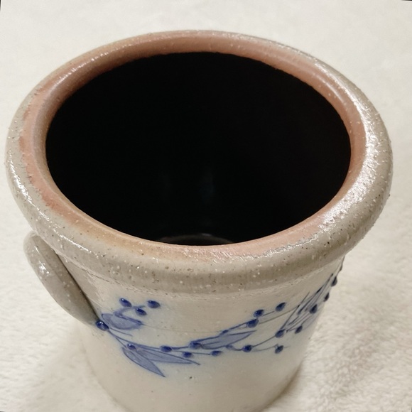 Salmon Falls Stoneware Crock 1995 Blueberry Vine 5” Salt Glaze Pottery - Picture 6 of 15